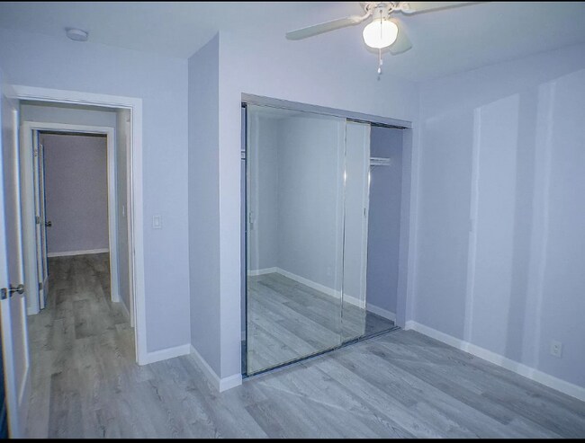 Building Photo - 3931 Riviera Dr