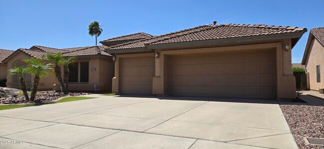 Building Photo - 4117 W Menadota Dr
