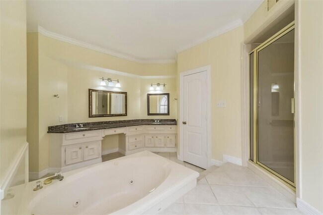 Building Photo - 1706 Galleon Oaks Dr
