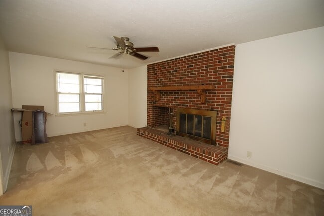 Building Photo - 121 Alton Dr