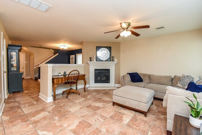 Building Photo - 10735 Cobblecreek Way
