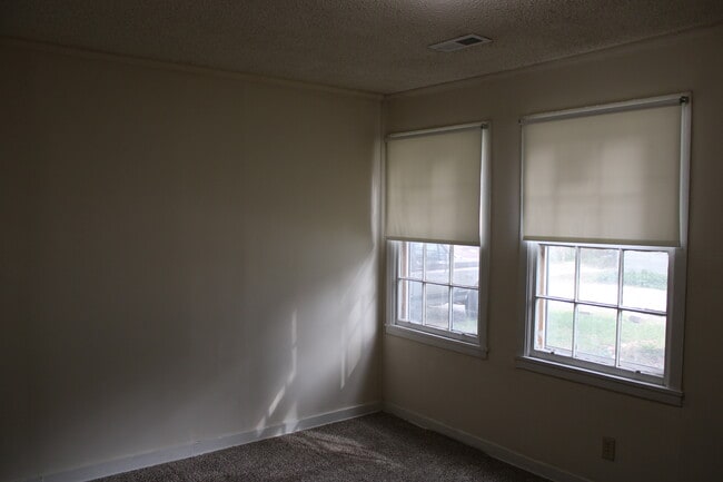Building Photo - 4347 E Bayley St