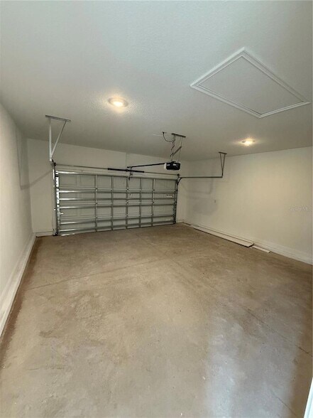 Building Photo - 2313 Broadbrook Dr