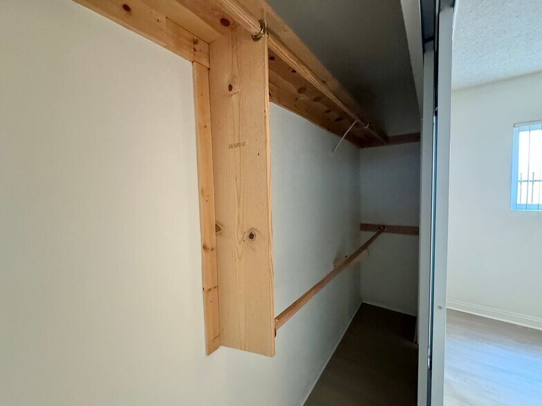 Building Photo - 12618 Pacific Ave