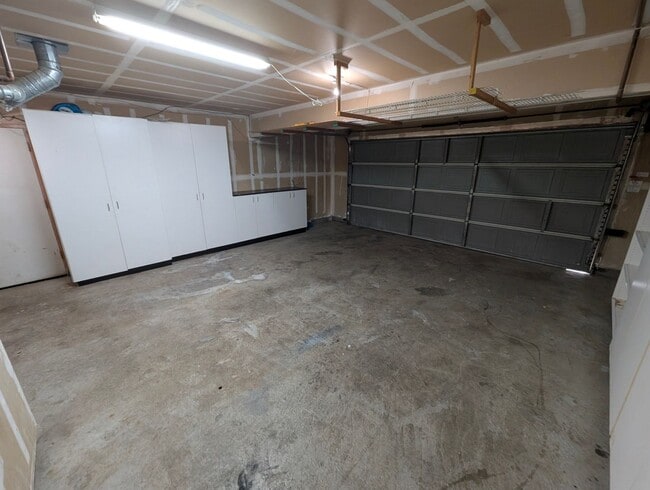 Building Photo - Spacious Bay Point 3/2.5 Home with Excelle...