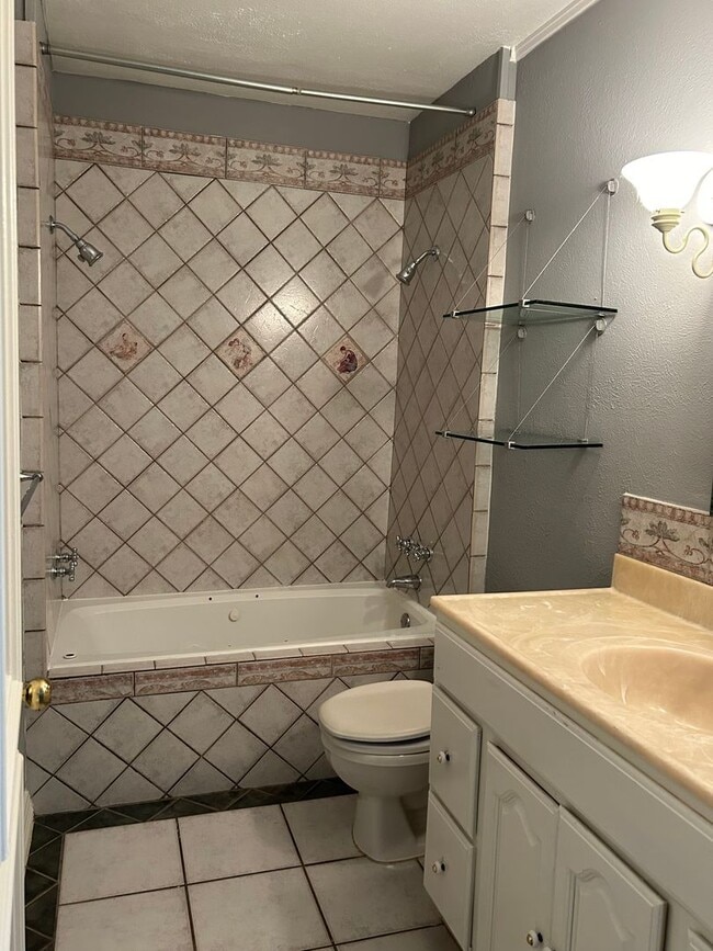 Building Photo - 3407 Shenandoah St