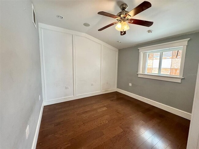 Building Photo - 1061 Rushmore Dr