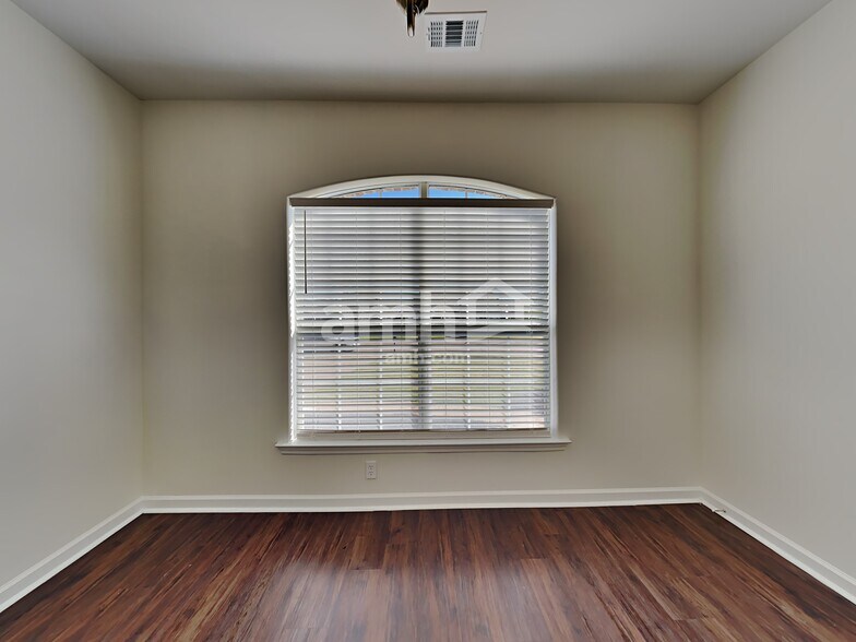 Building Photo - 13136 Braybourne Pkwy
