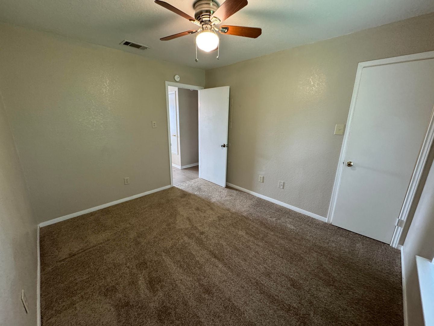 Building Photo - 1708 Benttree Dr