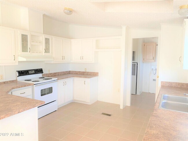 Building Photo - 1225 N San Marcos Dr