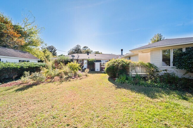 Building Photo - Cozy 4-Bedroom 2 bath home. MOVE -IN BY 12/31 AND RECEIVE HALF OFF FIRST MONTH'S RENT!!!!!!!