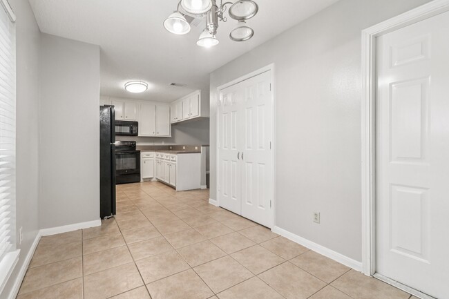 Building Photo - 100 Westpark Dr