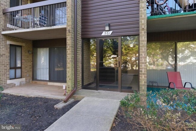 Building Photo - 561 Florida Ave