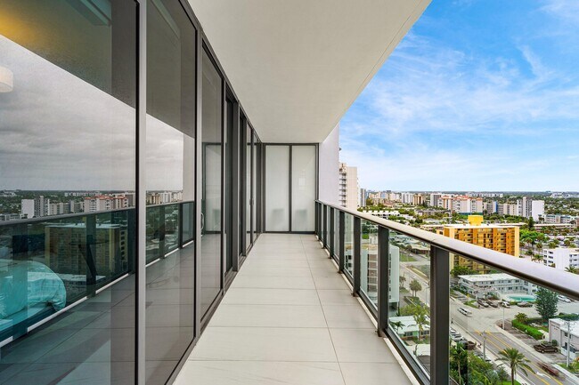 Building Photo - 900 N Ocean Blvd