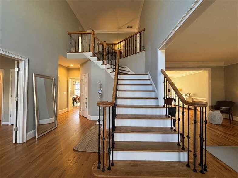 Building Photo - 1120 Landings Overlook