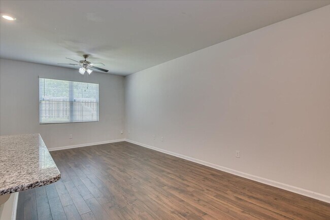 Building Photo - 846 Quaint Parish Cir