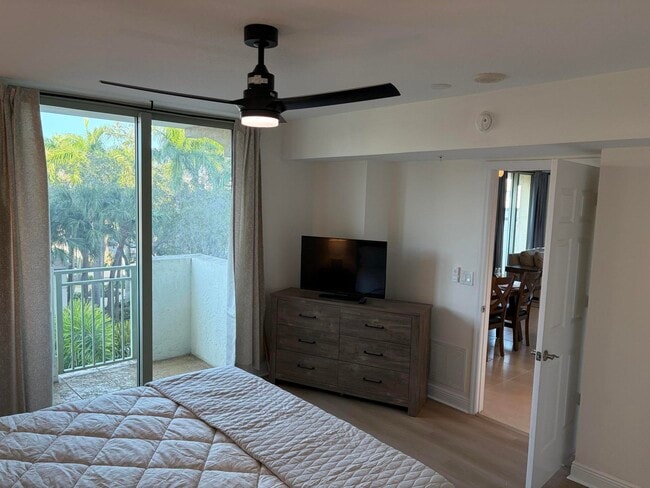 Building Photo - 610 Clematis St