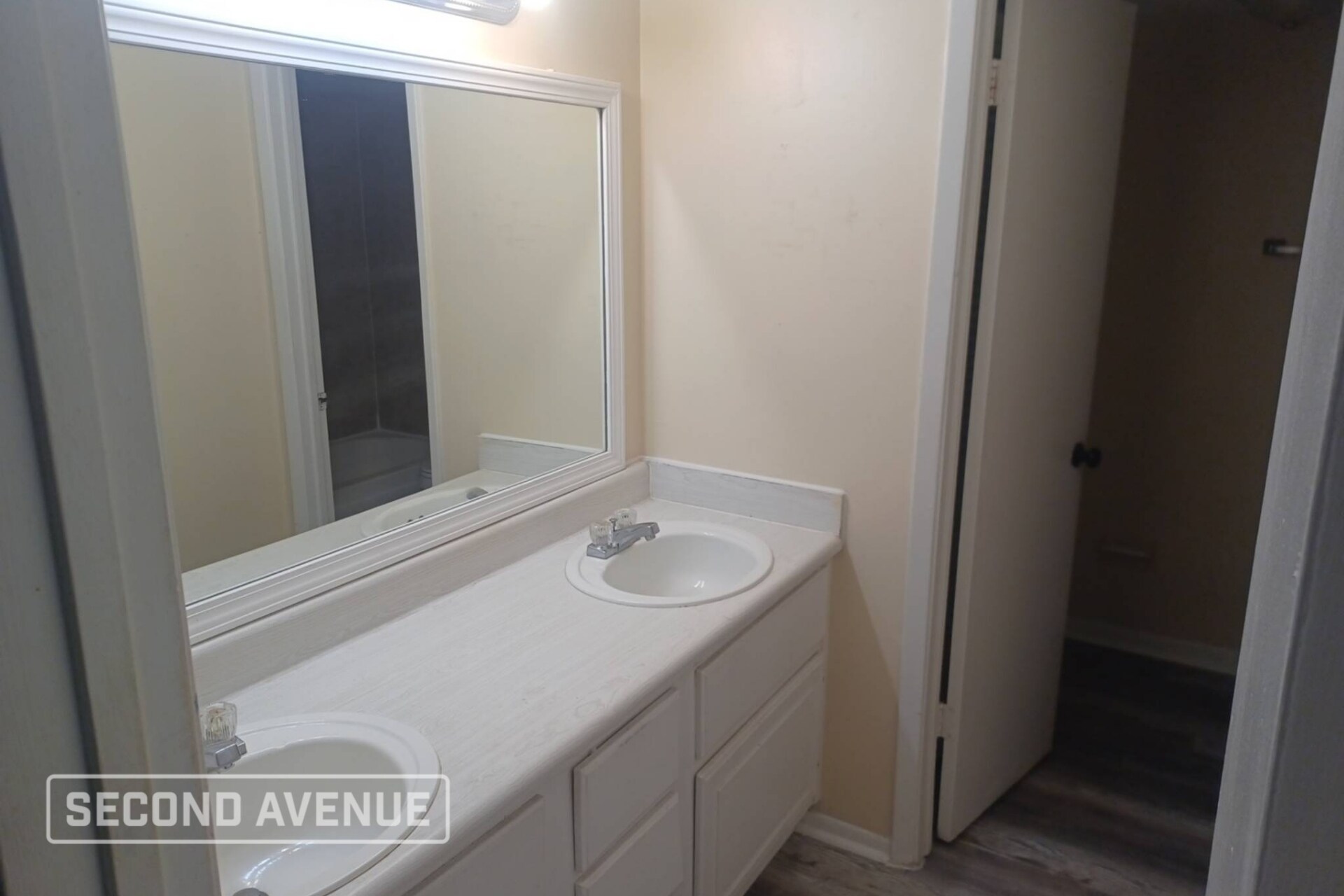 Building Photo - 7943 Ellinger Ln