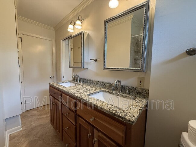 Building Photo - 413 Harolds Dr NW