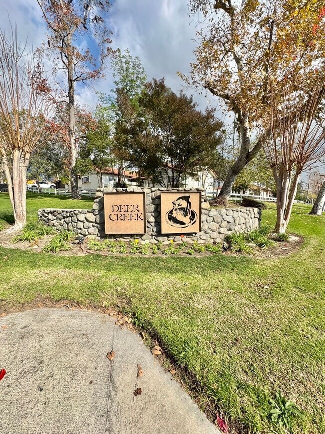 Building Photo - Great Deer Creek Estate