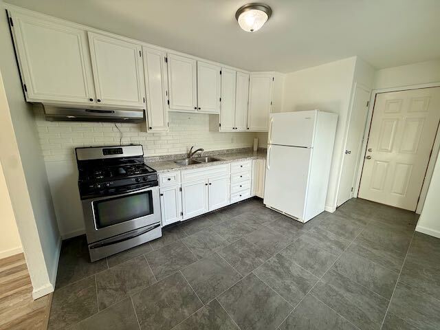 Building Photo - Small 3 BR in Peoria Heights