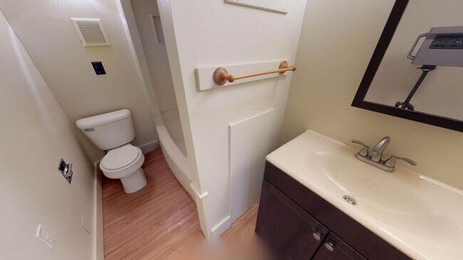 Building Photo - 1051 Liberty St