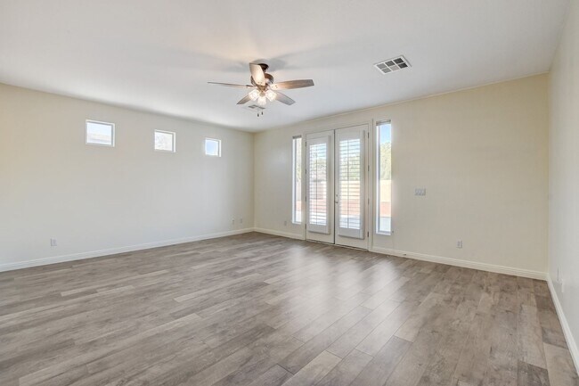 Building Photo - Single Family Home on 20k SQFT Lot in Gated Community