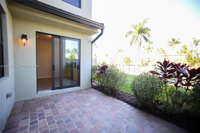 Building Photo - 8293 Cadre Noir Rd