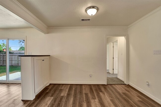 Building Photo - 1307 Belshire Rd