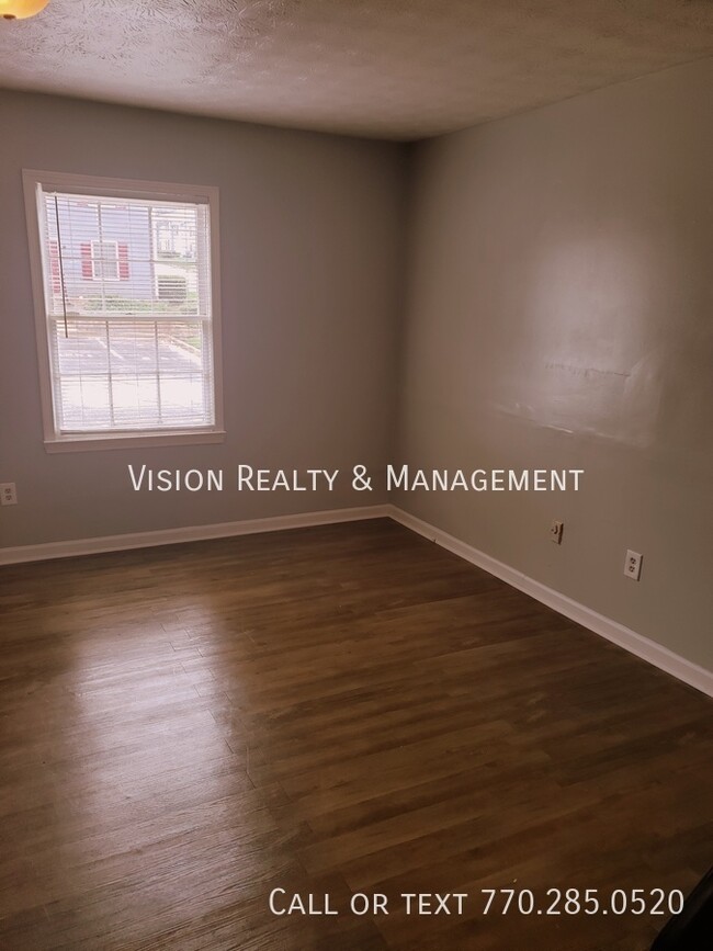 Building Photo - 2BR/1.5BA  Townhome Lithonia