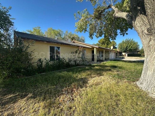 Building Photo - 14170 Montecito Pl