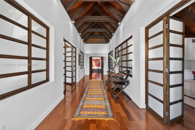 Building Photo - 14 W San Marino Dr