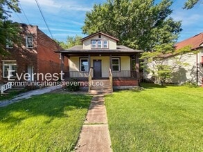 Building Photo - 3 Bed, 2 Bath Home with Off-Street Parking / Vouchers Accepted /Move-In Bonus: Move in this July ...