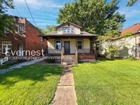 Building Photo - 3 Bed, 2 Bath Home with Off-Street Parking / Vouchers Accepted / Available Now!