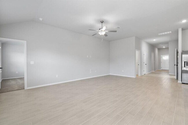 Building Photo - 145 Hackberry Ln