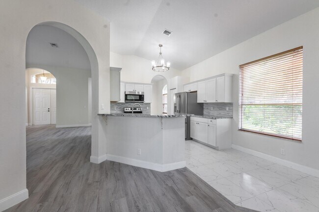 Building Photo - 5761 Spanish River Rd