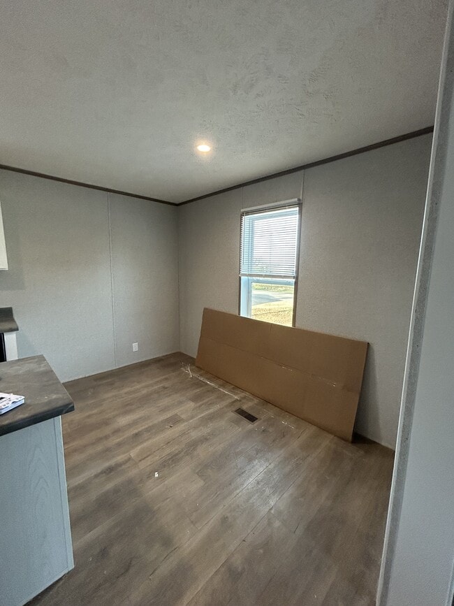 Building Photo - 111 Richie St