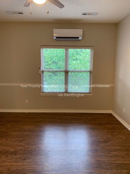 Building Photo - 54 Watkins Way