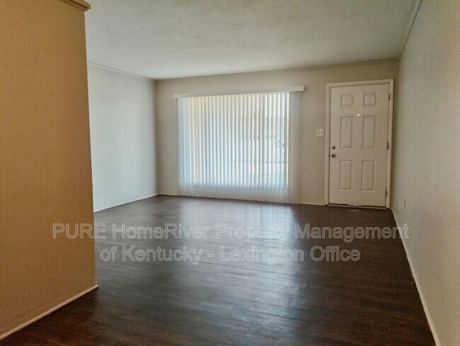 Building Photo - 1685 Alexandria Dr