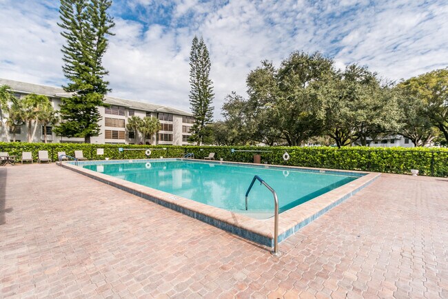 Building Photo - 1518 Whitehall Dr