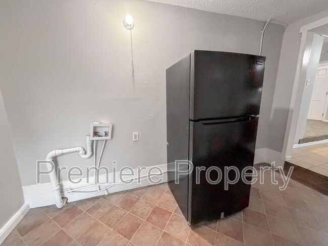 Building Photo - 2409 Mc Kinley Ave