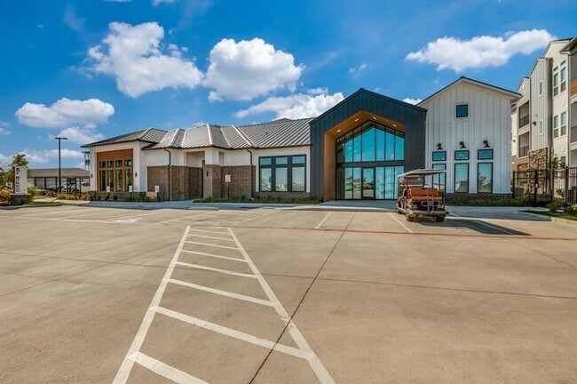 Primary Photo - 2201 Creekview Dr.