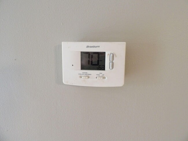 Building Photo - 409 Ridgewood Ln