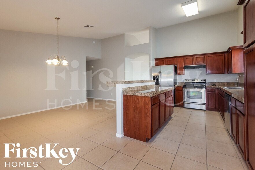 Building Photo - 14391 W Carlin Dr