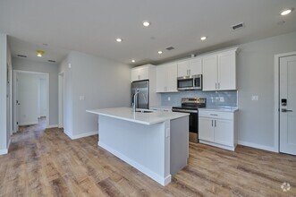 Building Photo - 510 Willard St