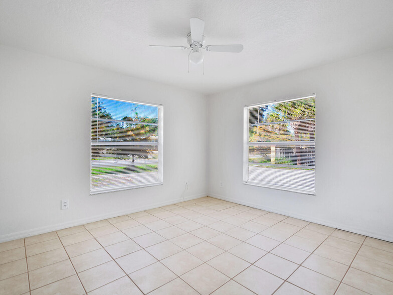 Bedroom 1 - 4834 Old Bradenton Rd