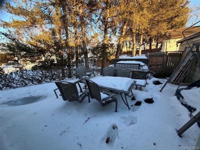 Building Photo - 7 Roosevelt Ave