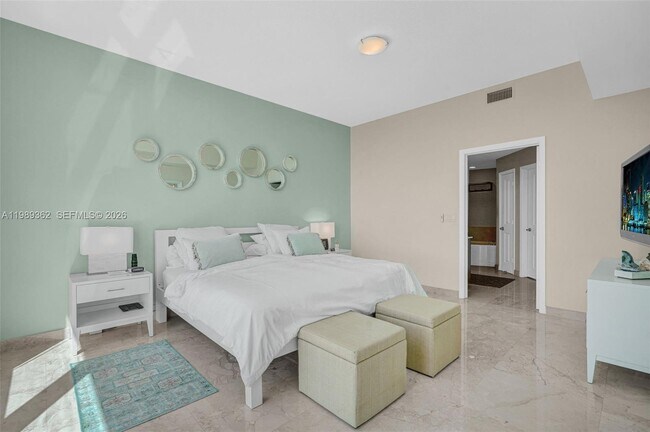 Building Photo - 1945 S Ocean Dr