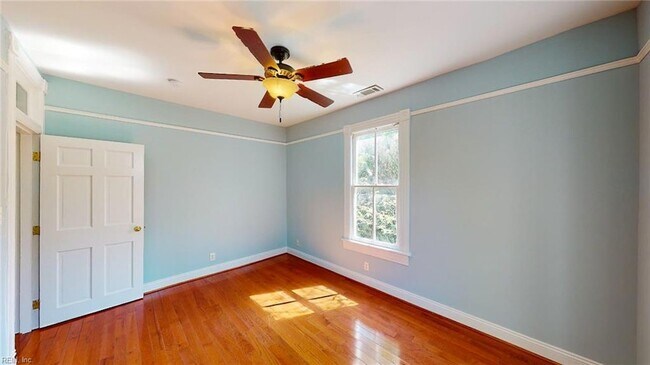 Building Photo - 409 Dinwiddie St