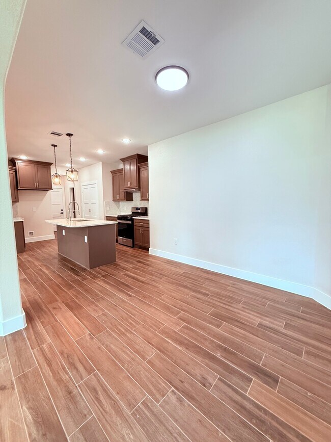 Building Photo - 14880 Coaltown Rd